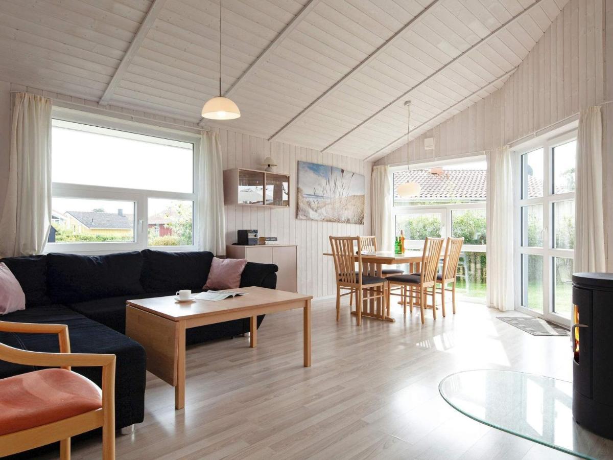 6 Person Holiday Home In Grömitz Extérieur photo
