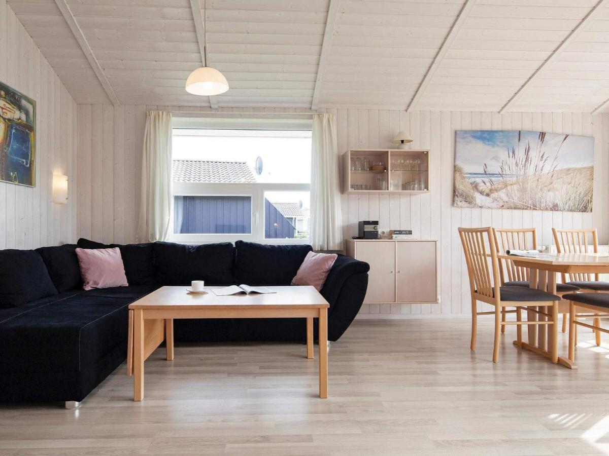 6 Person Holiday Home In Grömitz Extérieur photo