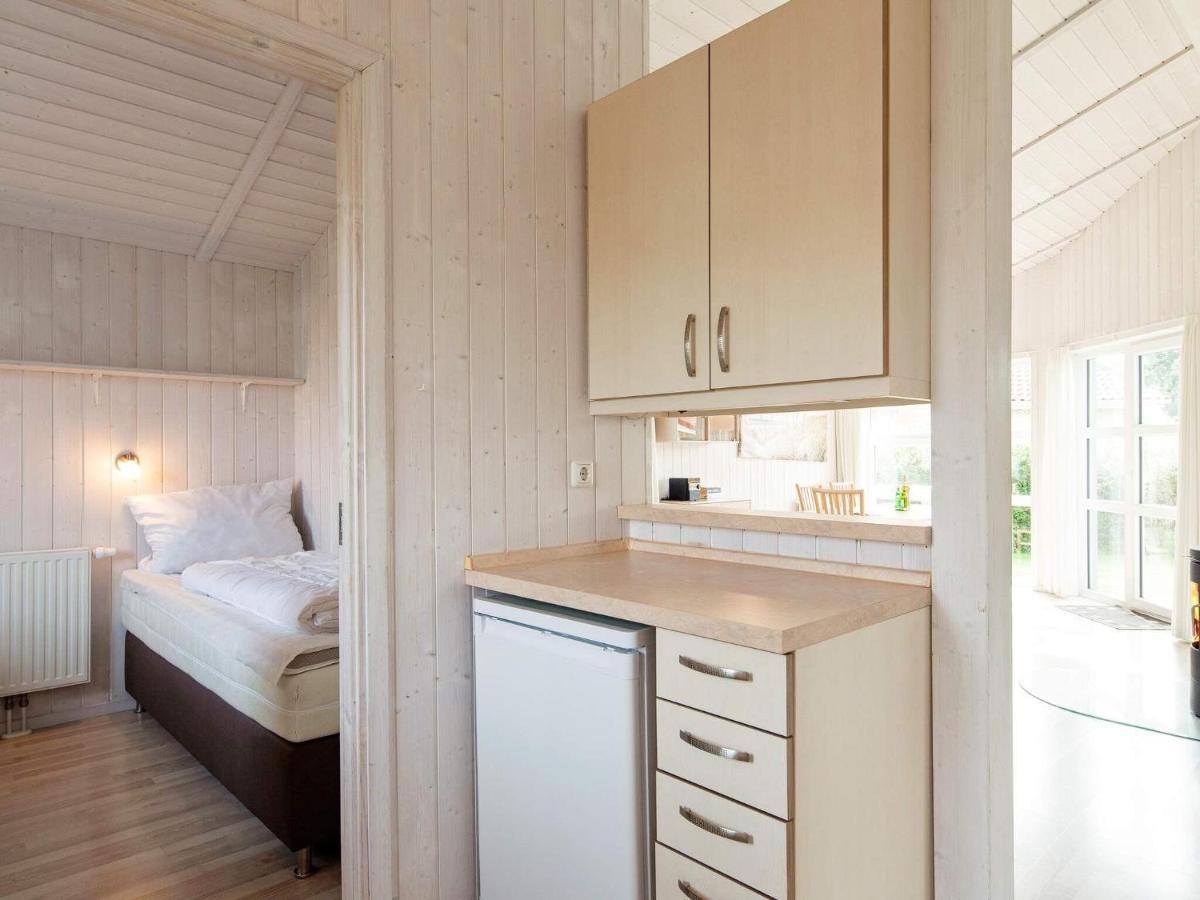6 Person Holiday Home In Grömitz Extérieur photo