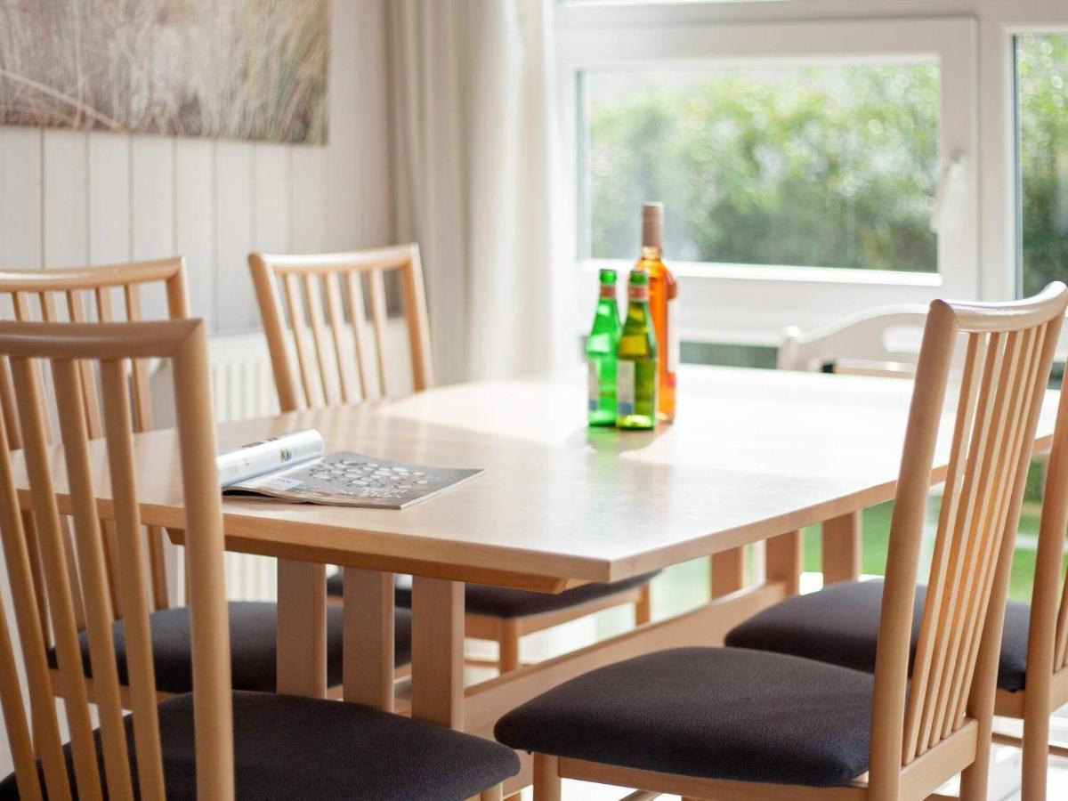 6 Person Holiday Home In Grömitz Extérieur photo